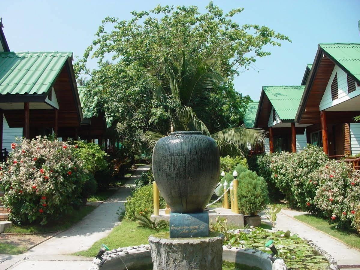 Sea Garden Hostels Haad Rin Exterior photo